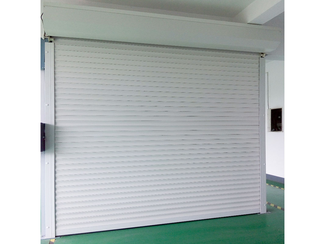 Insulated roll up aluminum garage doors